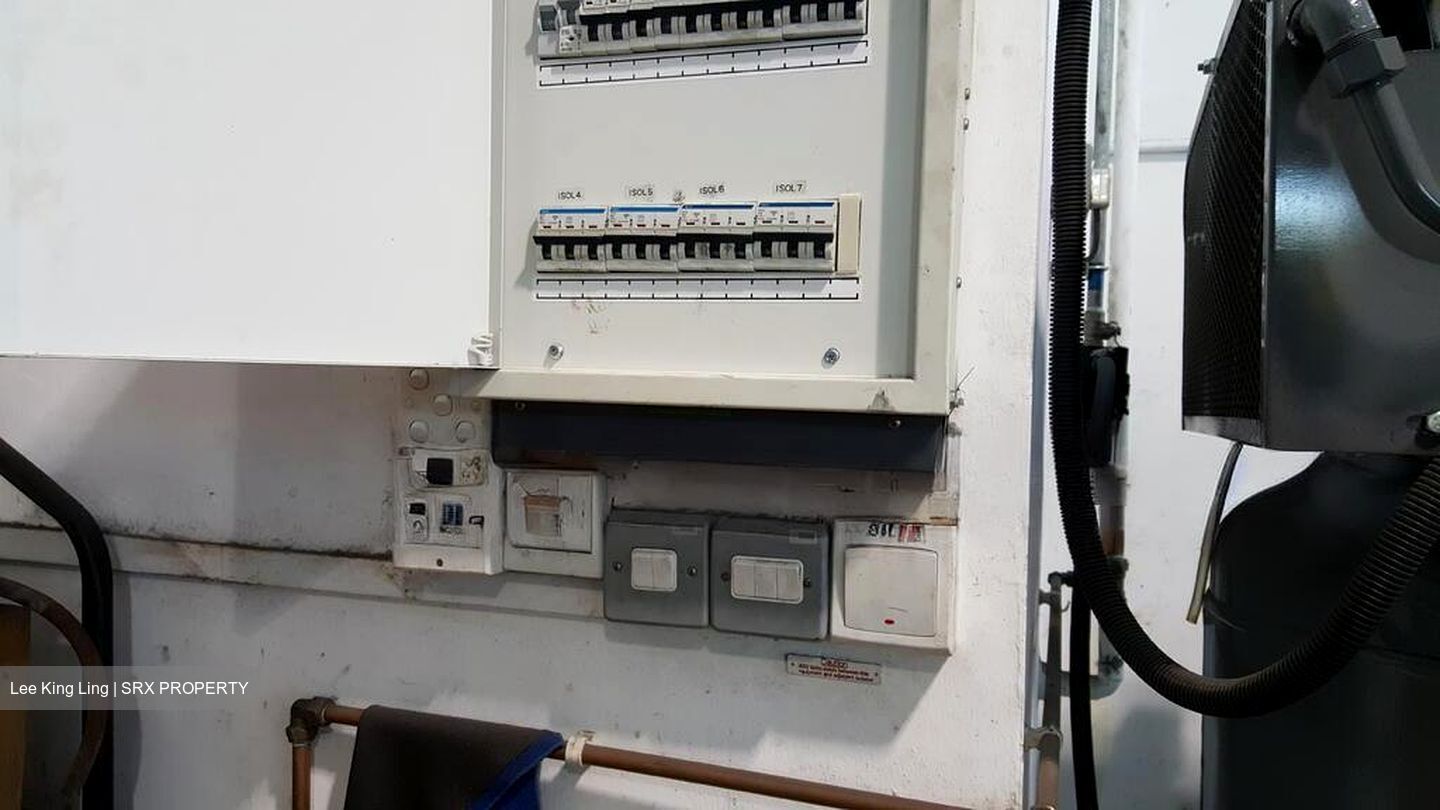 Bartley Biz Centre (D14), Factory #519325251